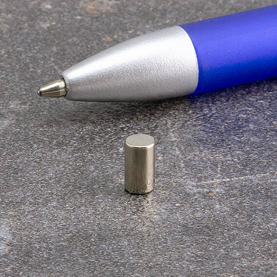 Neodymium Stick Magnets 4mm x 7mm N45